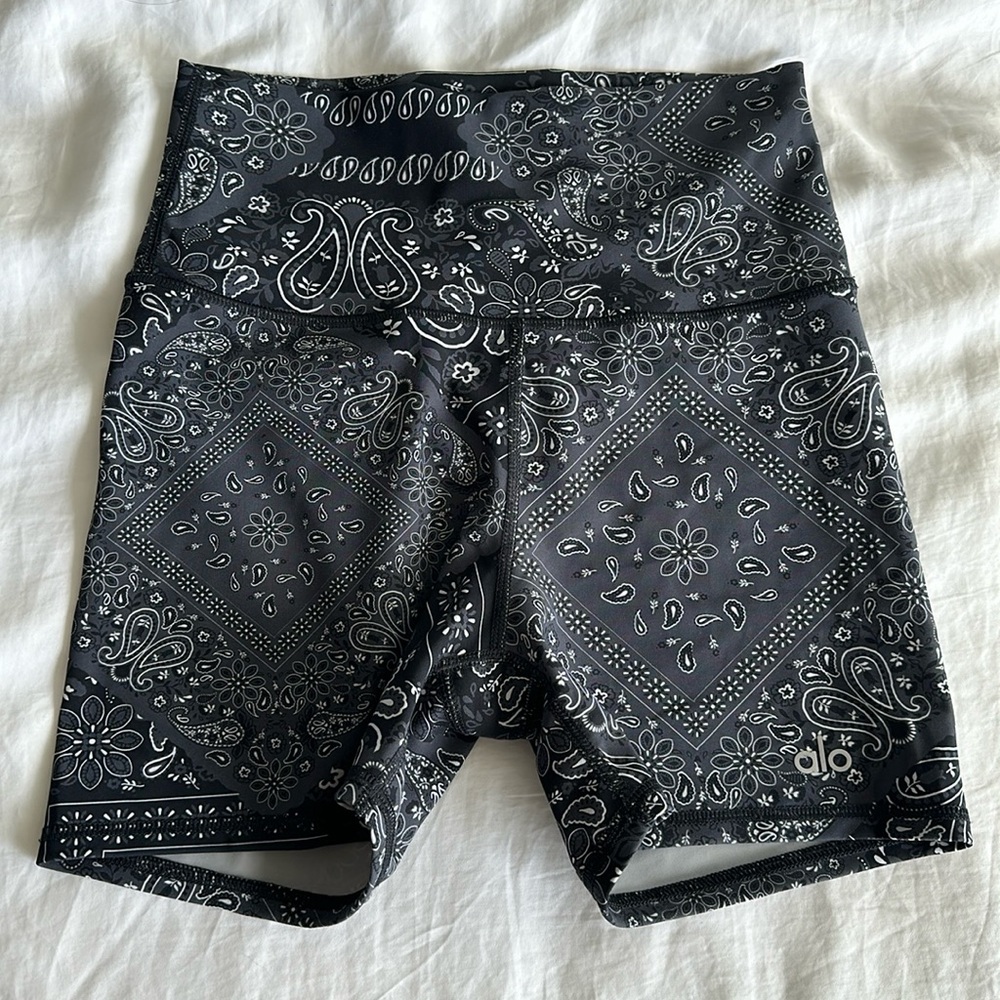 Alo Yoga 4” Bike Shorts